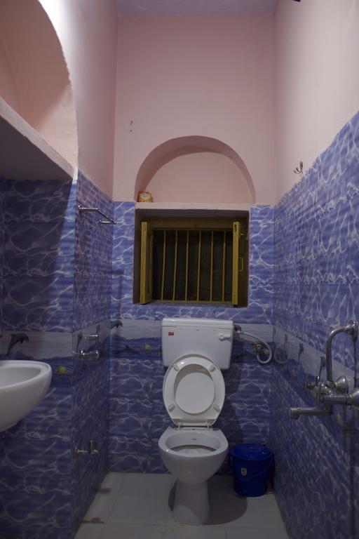 Yogi Lodge Varanasi Exteriör bild