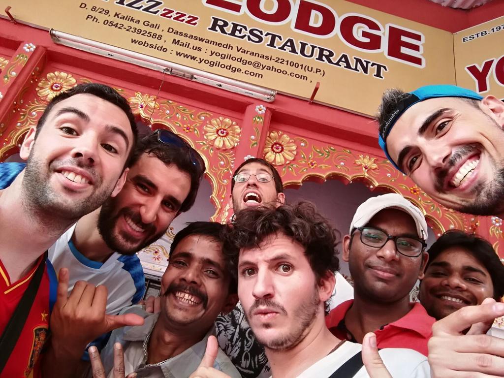 Yogi Lodge Varanasi Exteriör bild
