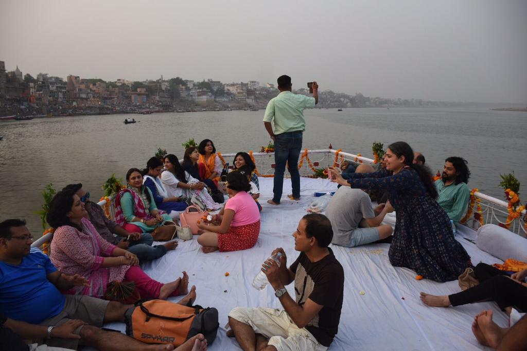 Yogi Lodge Varanasi Exteriör bild