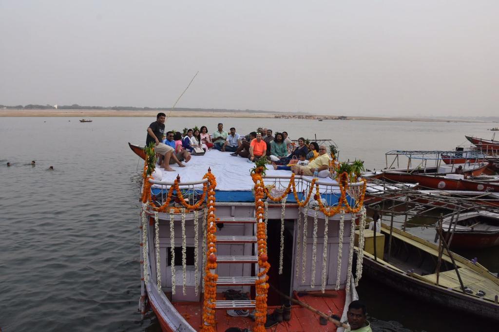 Yogi Lodge Varanasi Exteriör bild